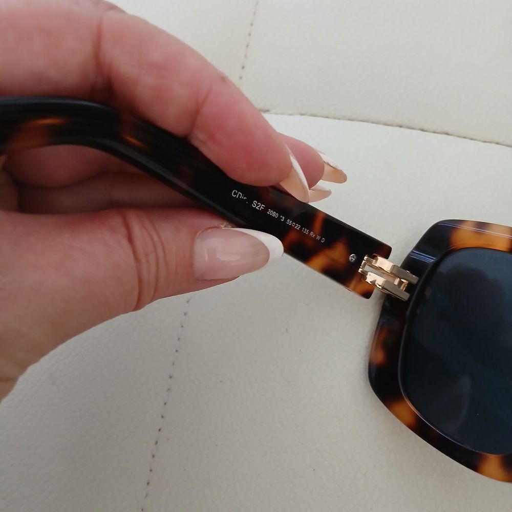 Tortoise Shell Square Sunglasses - Picture 5 of 6